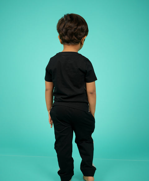 Boys Monochrome Colorblock Half Sleeves T-Shirt & Lounge Pant Set
