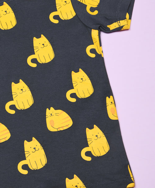 Cat Pattern Half Sleeves T-Shirt & Shorts Set - Be Awara